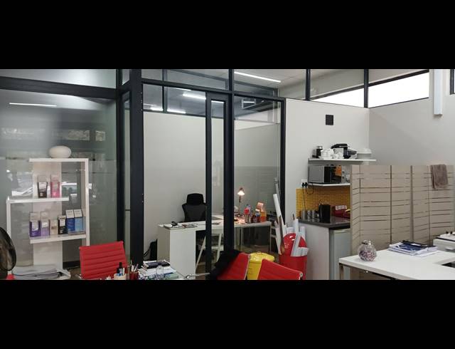 62M² OFFICE TO LET IN PARKWOOD